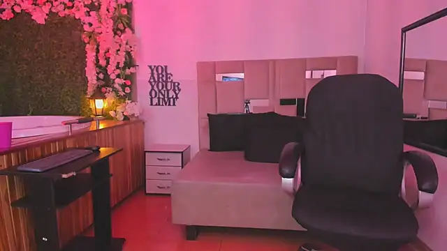 natacha  black  online show from 03-21-25, 10:39