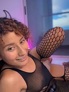 Snapshot of varenkaivanova_22 chatting on 01-12-25, 11:28 varenkaivanova 22 online show from 01-12-25, 11:28