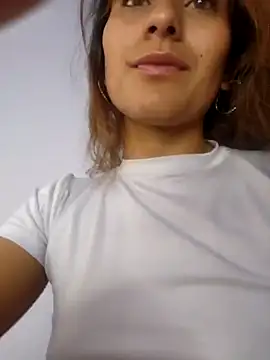 Snapshot of varenkaivanova_22 chatting on 01-08-25, 03:29 varenkaivanova 22 online show from 01-08-25, 03:29