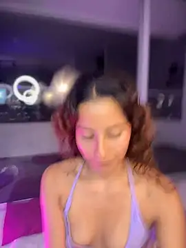 Snapshot of varenkaivanova_22 chatting on 01-15-25, 06:33 varenkaivanova 22 online show from 01-15-25, 06:33