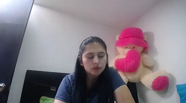 Snapshot of princehermosa44 chatting on 03-18-25, 03:44 princehermosa44 online show from 03-18-25, 03:44