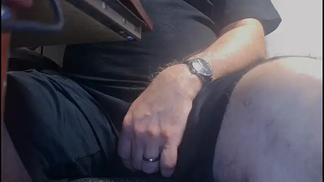 Snapshot of thickdaddy59 chatting on 07-06-26, 03:35 thickdaddy59 online show from 07-06-26, 03:35