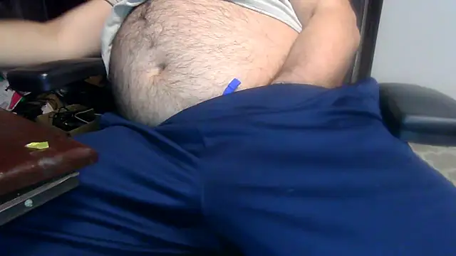 Snapshot of thickdaddy59 chatting on 01-15-25, 04:15 thickdaddy59 online show from 01-15-25, 04:15