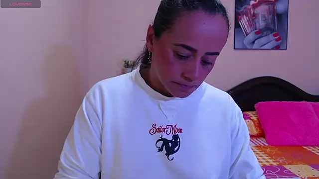 sara florez1 online show from 01-13-26, 12:09