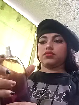 Naomy veracruz  online show from 11-16-25, 12:21