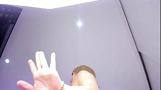 Miia Solerr online show from 05-10-26, 10:22