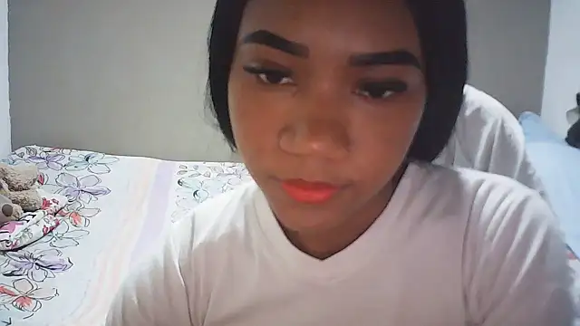 Snapshot of Fariana01 chatting on 06-04-26, 11:42 Fariana01 online show from 06-04-26, 11:42