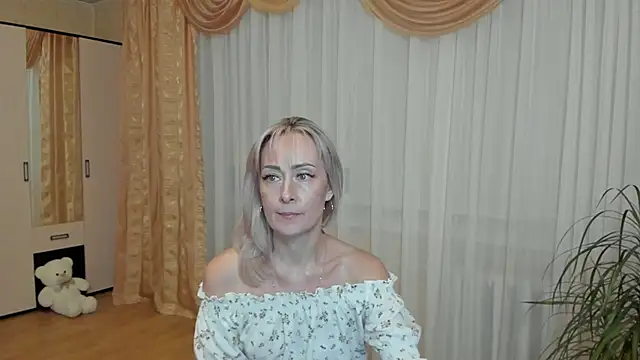 Snapshot of Julia_Cherry_ chatting on 03-05-25, 02:56 Julia Cherry  online show from 03-05-25, 02:56