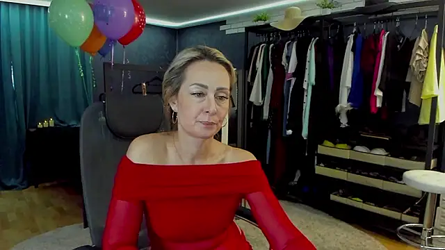 Julia Cherry  online show from 02-12-26, 01:55