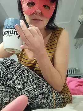 Vagabondainnamorata online show from 11-25-25, 03:56