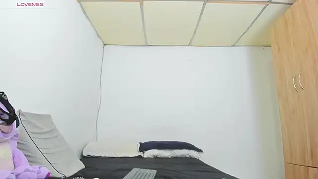 Hannah Baileyy online show from 07-25-26, 02:52