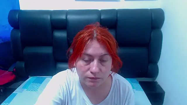 Snapshot of XxMiaSexxyHotxX chatting on 10-02-25, 02:09 XxMiaSexxyHotxX online show from 10-02-25, 02:09