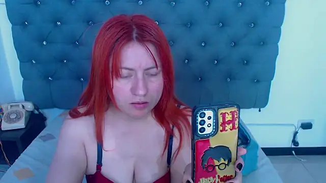 Snapshot of XxMiaSexxyHotxX chatting on 09-27-25, 01:50 XxMiaSexxyHotxX online show from 09-27-25, 01:50