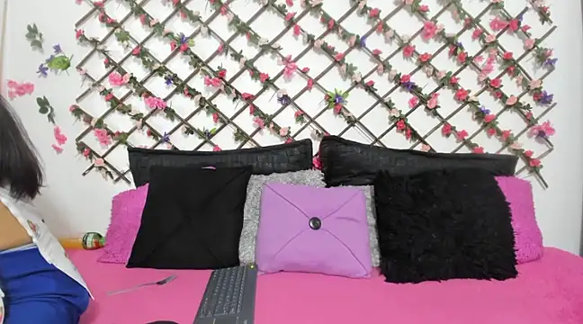 Snapshot of abby_eemily chatting on 03-19-25, 07:06 abby eemily online show from 03-19-25, 07:06