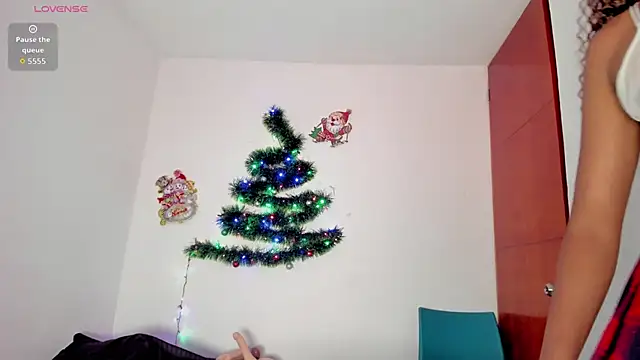 Zoey Donovan online show from 12-17-25, 08:47