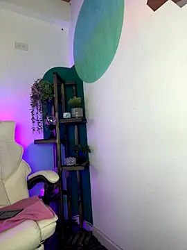 LollaByer online show from 12-05-25, 09:12