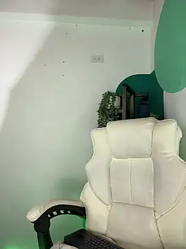 LollaByer online show from 04-12-26, 09:07