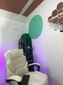 LollaByer online show from 10-02-25, 09:40