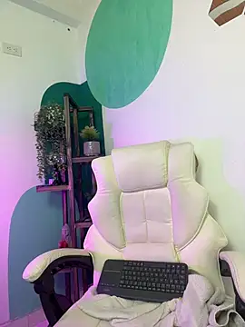 LollaByer online show from 11-11-25, 09:09