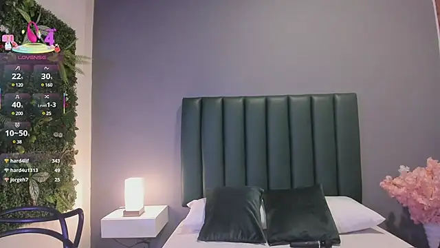 Julia Martinez  online show from 03-20-25, 08:51