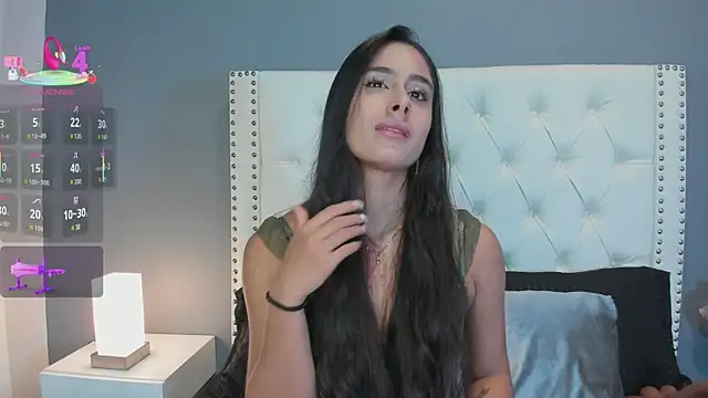 Julia Martinez  online show from 09-12-25, 11:32