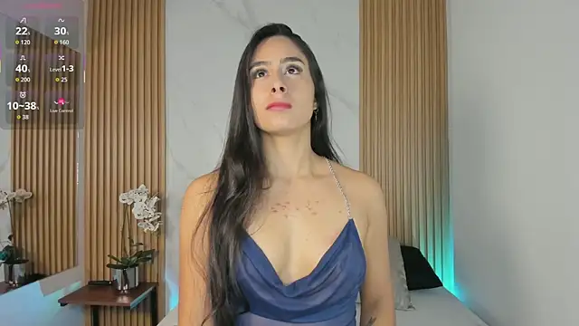Julia Martinez  online show from 04-24-26, 11:34