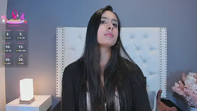 Julia Martinez  online show from 09-19-25, 11:47