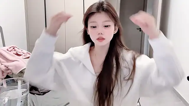 yangyang-1115 online show from 10-04-25, 04:36