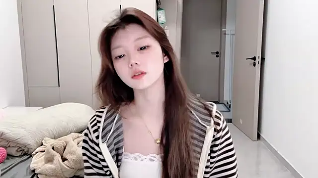 yangyang-1115 online show from 10-09-25, 04:57