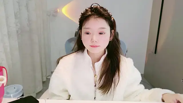 yangyang-1115 online show from 12-04-25, 04:33