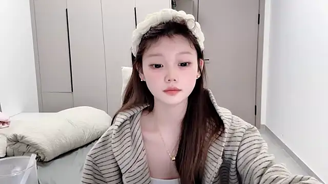 yangyang-1115 online show from 10-05-25, 09:22