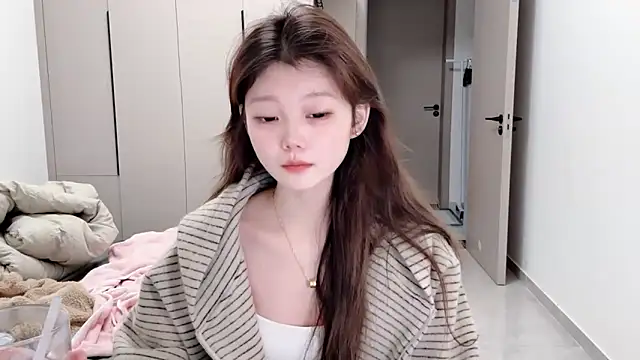 yangyang-1115 online show from 10-10-25, 04:35