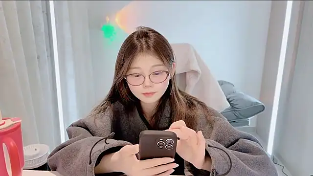 yangyang-1115 online show from 11-28-25, 03:56