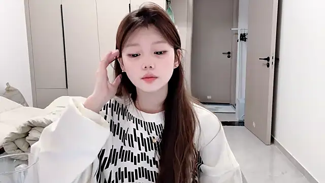 yangyang-1115 online show from 10-02-25, 05:33