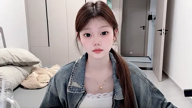 yangyang-1115 online show from 09-24-25, 04:19