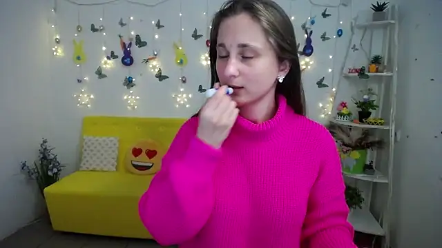 MichelLeee online show from 04-10-26, 11:50