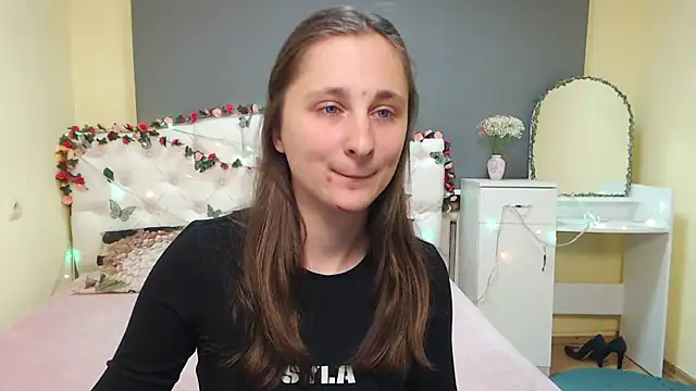 MichelLeee online show from 03-25-26, 12:37