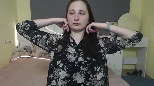 Snapshot of MichelLeee chatting on 05-05-26, 11:35 MichelLeee online show from 05-05-26, 11:35
