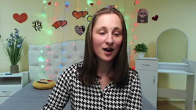 MichelLeee online show from 03-07-25, 03:07