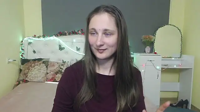 Snapshot of MichelLeee chatting on 04-30-26, 11:28 MichelLeee online show from 04-30-26, 11:28