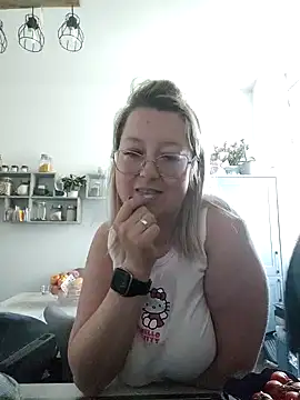 Lillyloo  online show from 03-02-25, 12:58