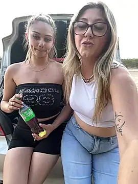Snapshot of badlills201 chatting on 07-19-26, 04:04 badlills201 online show from 07-19-26, 04:04