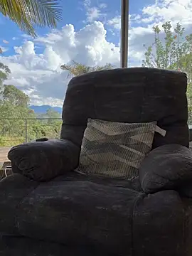 DimitriSullivan  online show from 10-23-25, 08:29