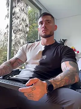 DimitriSullivan  online show from 04-07-26, 03:03