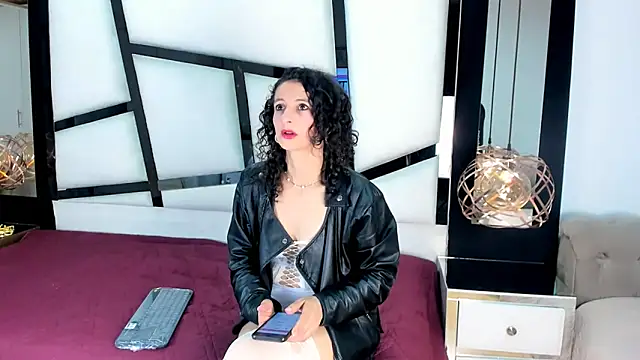 Snapshot of AriannaRussell_ chatting on 02-13-26, 02:28 AriannaRussell online show from 02-13-26, 02:28