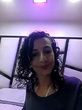 AriannaRussell  online show from 05-03-26, 01:15