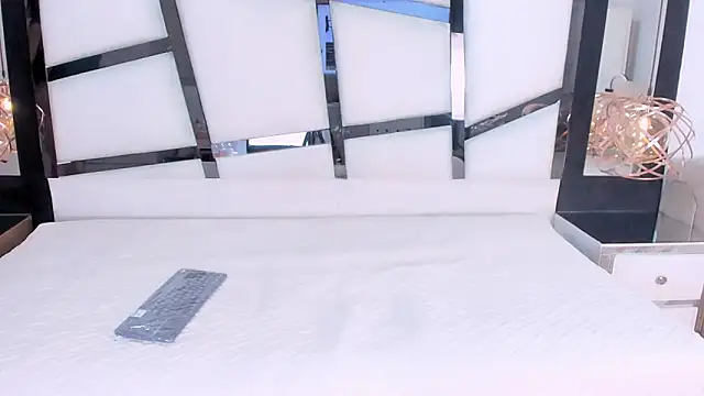 Snapshot of AriannaRussell_ chatting on 02-24-26, 02:18 AriannaRussell online show from 02-24-26, 02:18