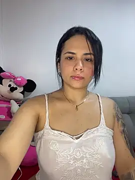 Snapshot of Leyna_Kenet chatting on 12-24-24, 07:06 Leyna Kenet online show from 12-24-24, 07:06