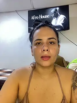 Leyna Kenet online show from 12-15-25, 12:49