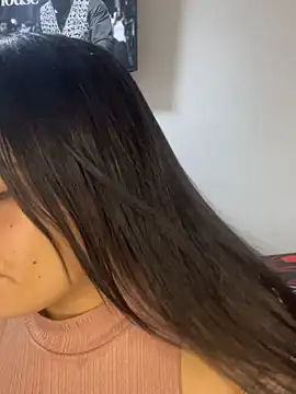 Snapshot of Leyna_Kenet chatting on 10-05-25, 04:36 Leyna Kenet online show from 10-05-25, 04:36